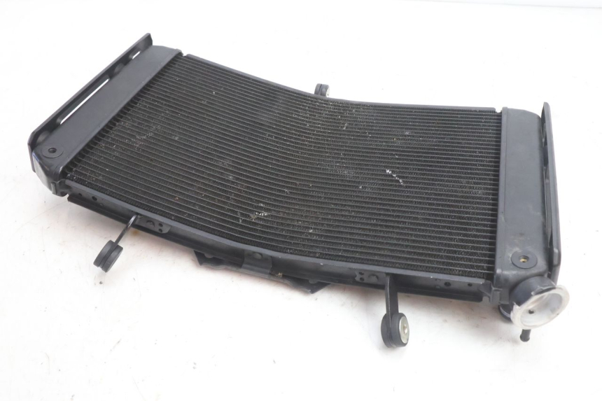 photo de CHŁODNICA YAMAHA FZ8 800 (2010 - 2016) - Zbliżenie techniczne