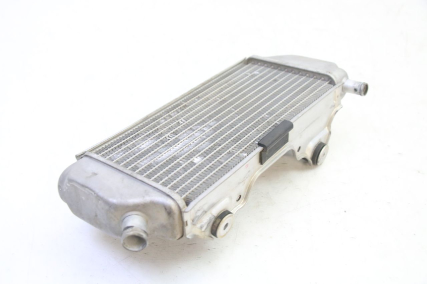 photo de LEWY CHŁODNICA YAMAHA YZF YZ-F 450 (2014 - 2016) - Inny kąt widzenia