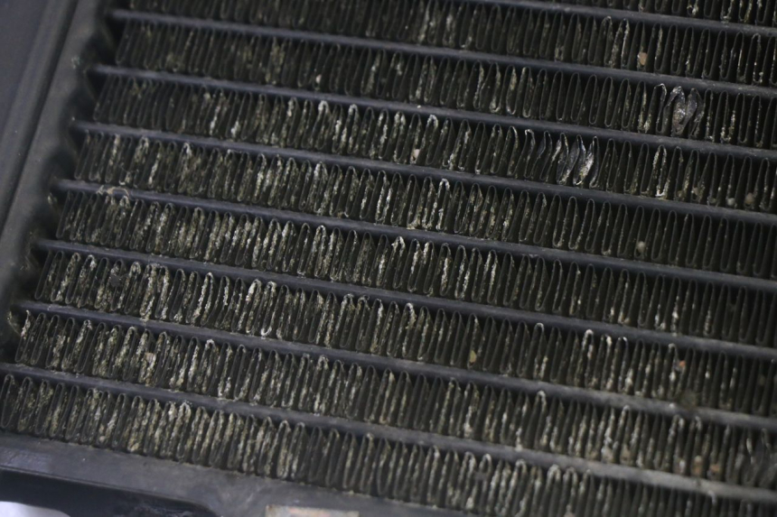 photo de CHŁODNICA KAWASAKI GPX R WARBIRD 600 (1988 - 1993) - Zoom stanu zużycia