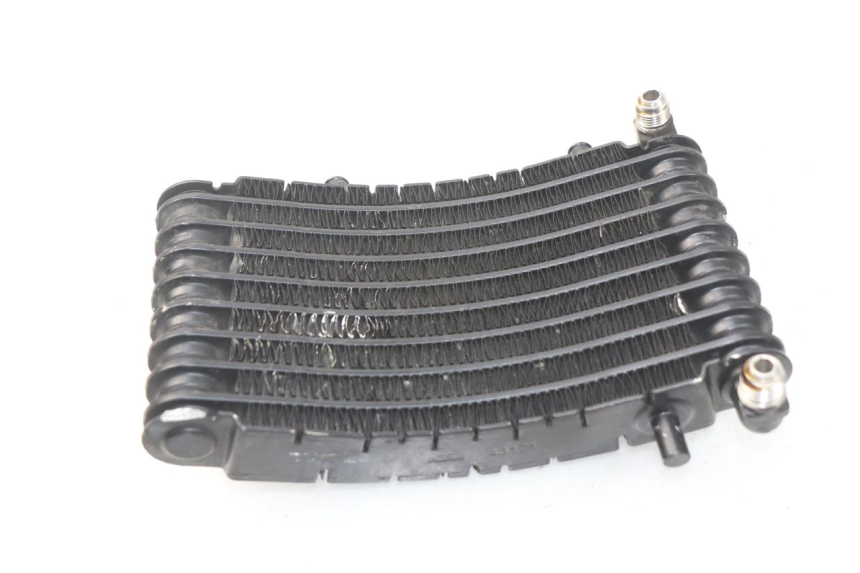 photo de CHŁODNICA OLEJU MV AGUSTA BRUTALE R WALLY 910 (2008 - 2008) - Zbliżenie techniczne