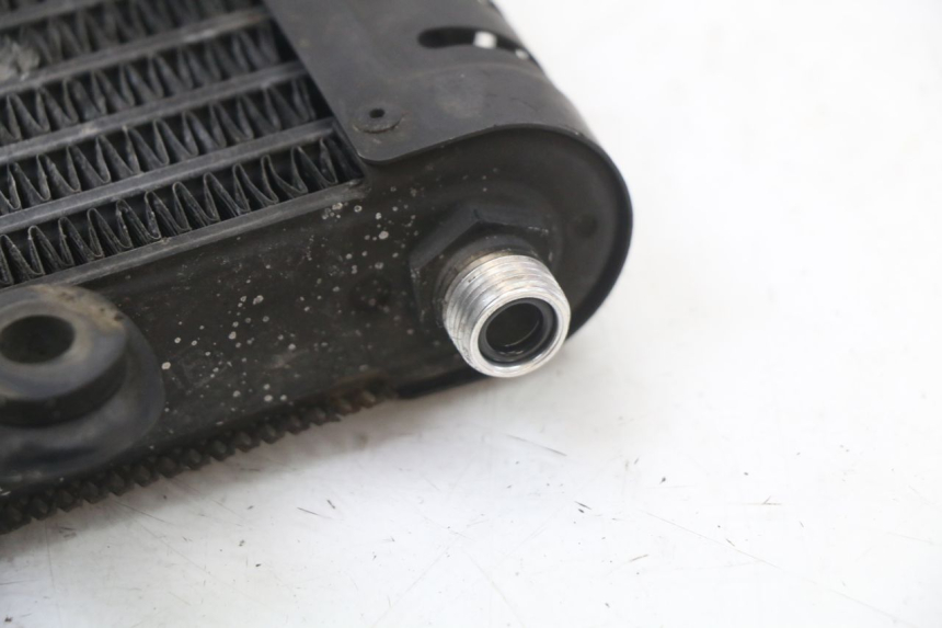 photo de CHŁODNICA OLEJU KAWASAKI ZR7 ZR-7 S 750 (1999 - 2004) - Zbliżenie techniczne