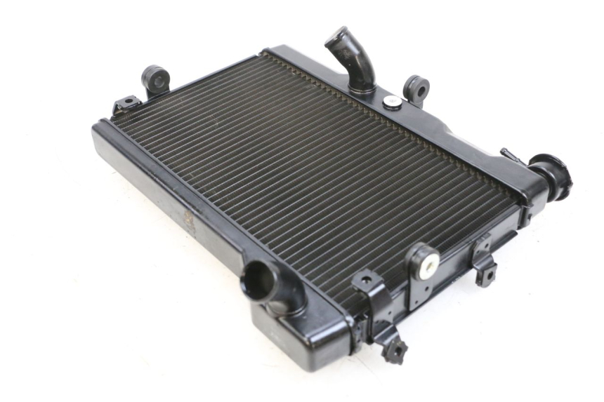 photo de CHŁODNICA YAMAHA MT-07 MT07 ABS 700 (2018 - 2020) - Zbliżenie techniczne