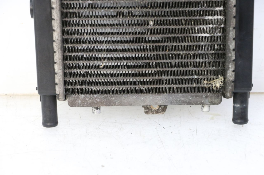 photo de CHŁODNICA PEUGEOT SATELIS 125 (2013 - 2018) - Zbliżenie techniczne