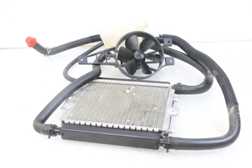 photo de CHŁODNICA PEUGEOT SATELIS 125 (2010 - 2012) - Zoom stanu zużycia