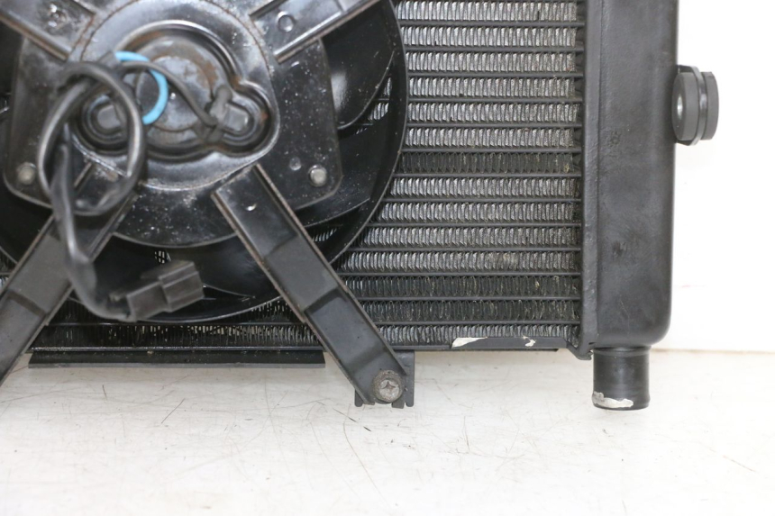 photo de CHŁODNICA YAMAHA TDM ABS 900 (2002 - 2014) - Szczegóły charakterystyczne