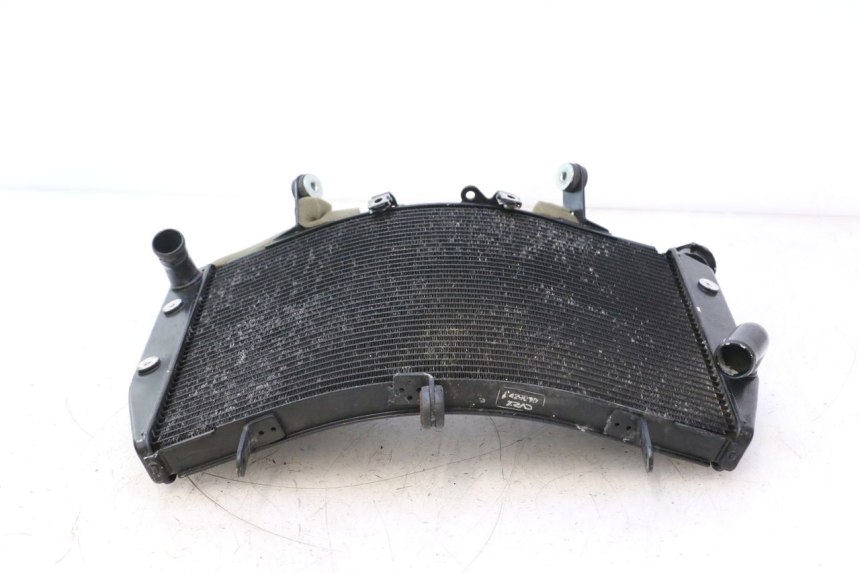 photo de CHŁODNICA YAMAHA YZF R6 600 (2008 - 2009) - Struktura - zbliżenie