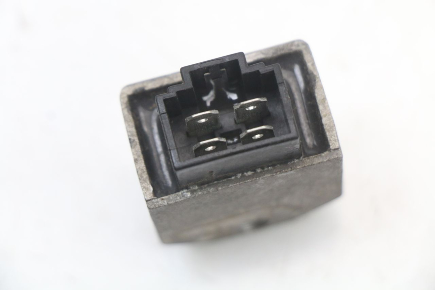 photo de REGULATOR ŁADOWANIA DAELIM A-FOUR 2T 50 (2005 - 2012) - Zoom stanu zużycia