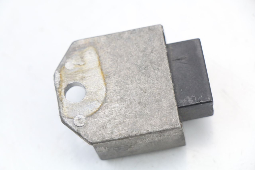 photo de REGULATOR ŁADOWANIA DAELIM A-FOUR 2T 50 (2005 - 2012) - Zbliżenie techniczne