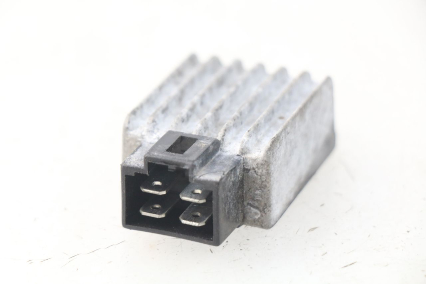 photo de REGULATOR ŁADOWANIA KYMCO AGILITY 4T 50 (2005 - 2018) - Szczegół części