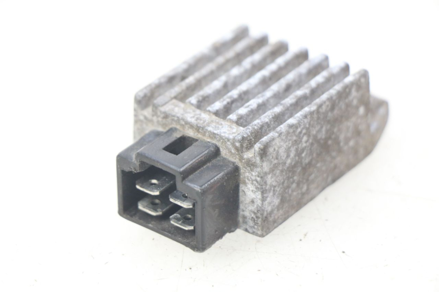 photo de REGULATOR ŁADOWANIA KYMCO AGILITY 4T 50 (2005 - 2018) - Szczegół części