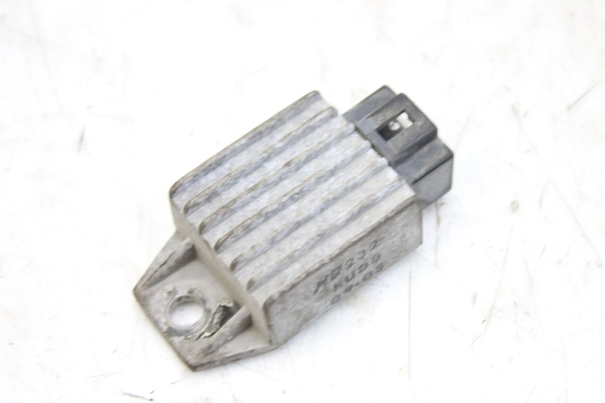 photo de REGULATOR ŁADOWANIA KYMCO AGILITY 4T 50 (2005 - 2018) - Zoom stanu zużycia