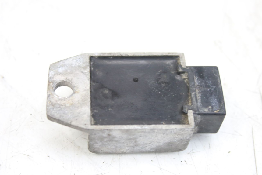 photo de REGULATOR ŁADOWANIA KYMCO AGILITY 4T 50 (2005 - 2018) - Zoom stanu zużycia