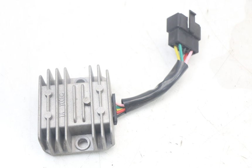 photo de REGULATOR ŁADOWANIA KYMCO AGILITY 4T 50 (2018 - 2022) - Szczegół części