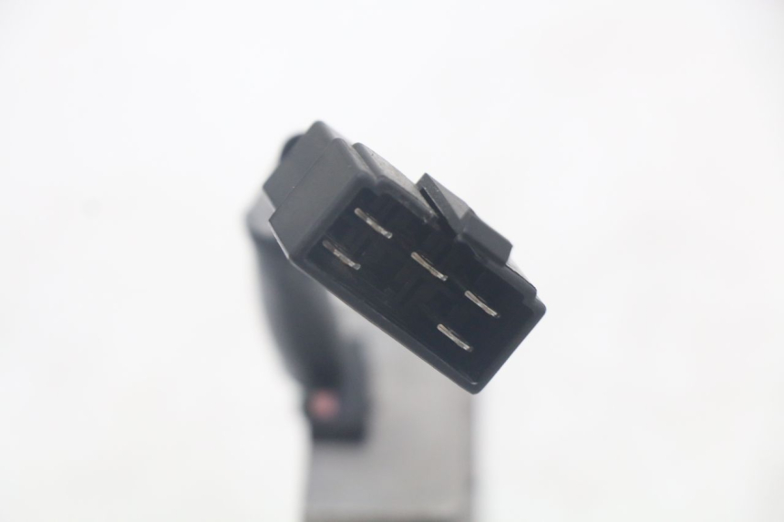 photo de REGULATOR ŁADOWANIA KYMCO AGILITY 4T 50 (2018 - 2022) - Zbliżenie techniczne