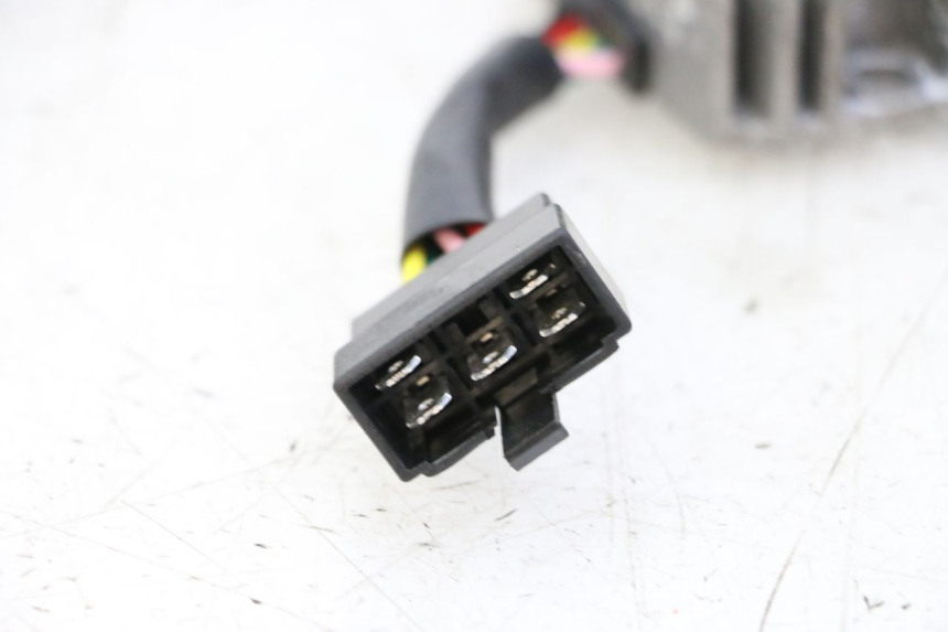 photo de REGULATOR ŁADOWANIA KYMCO AGILITY 4T 50 (2018 - 2022) - Inny kąt widzenia