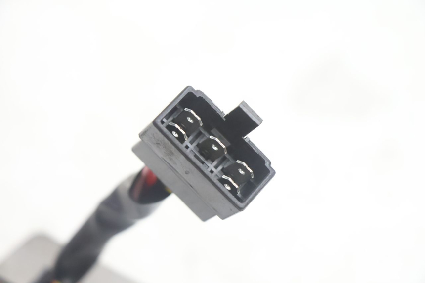 photo de REGULATOR ŁADOWANIA KYMCO AGILITY 4T 50 (2018 - 2022) - Zbliżenie techniczne