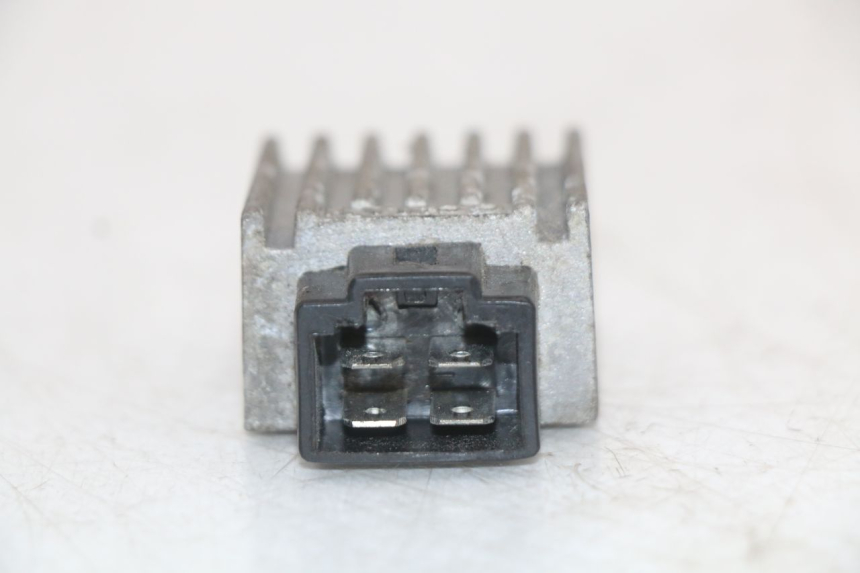 photo de REGULATOR ŁADOWANIA KYMCO AGILITY CARRY 50 (2011 - 2020) - Zoom stanu zużycia