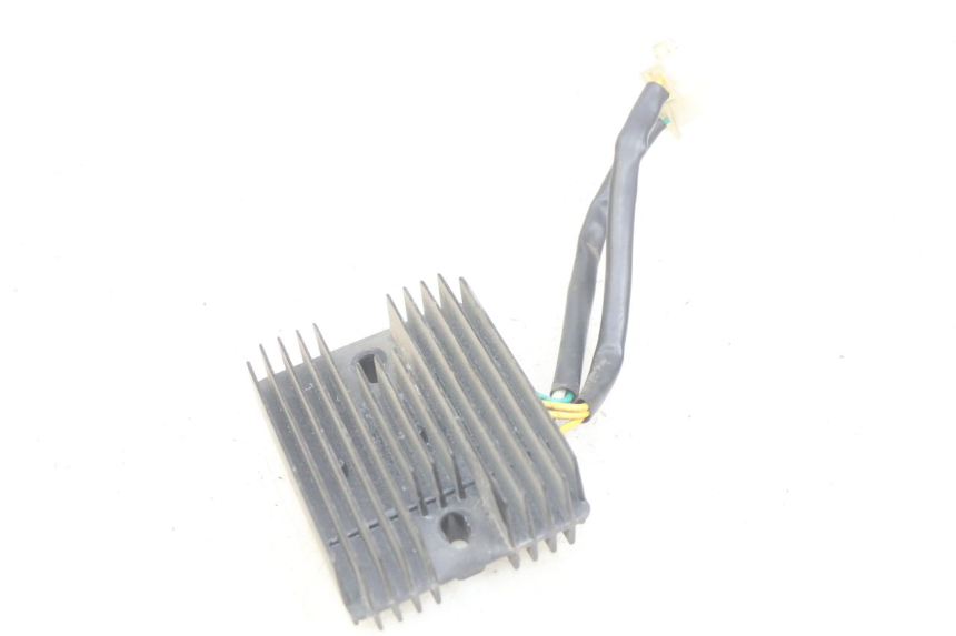 photo de REGULATOR ŁADOWANIA NECO ALEXONE 125 (2017 - 2024) - Zbliżenie techniczne