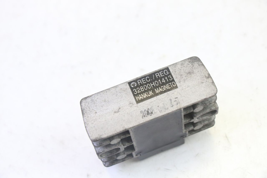 photo de REGULATOR ŁADOWANIA HYOSUNG GV AQUILA 125 (2000 - 2009) - Zbliżenie techniczne