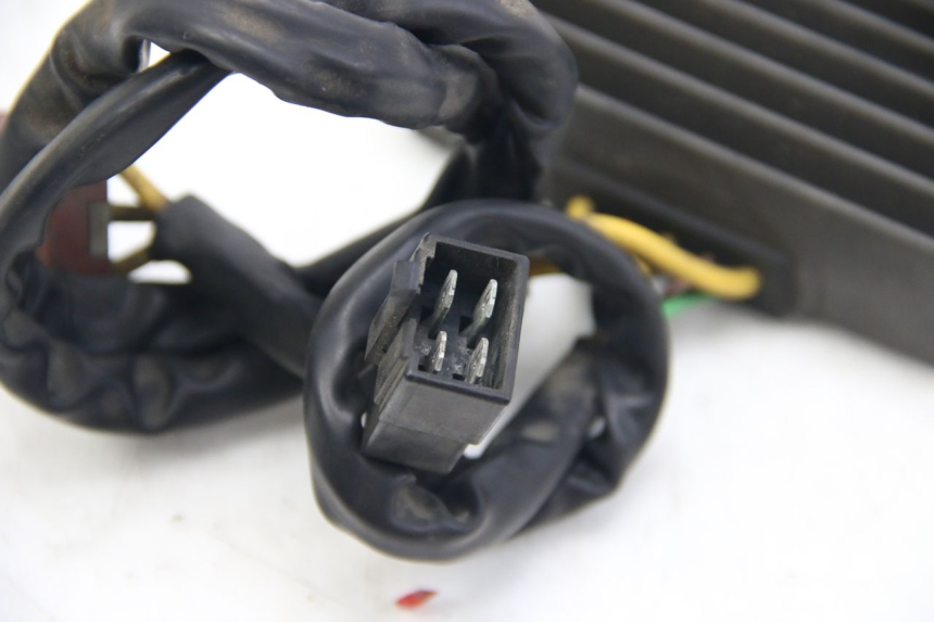 photo de REGULATOR ŁADOWANIA APRILIA ATLANTIC 500 (2002 - 2003) - Inny kąt widzenia