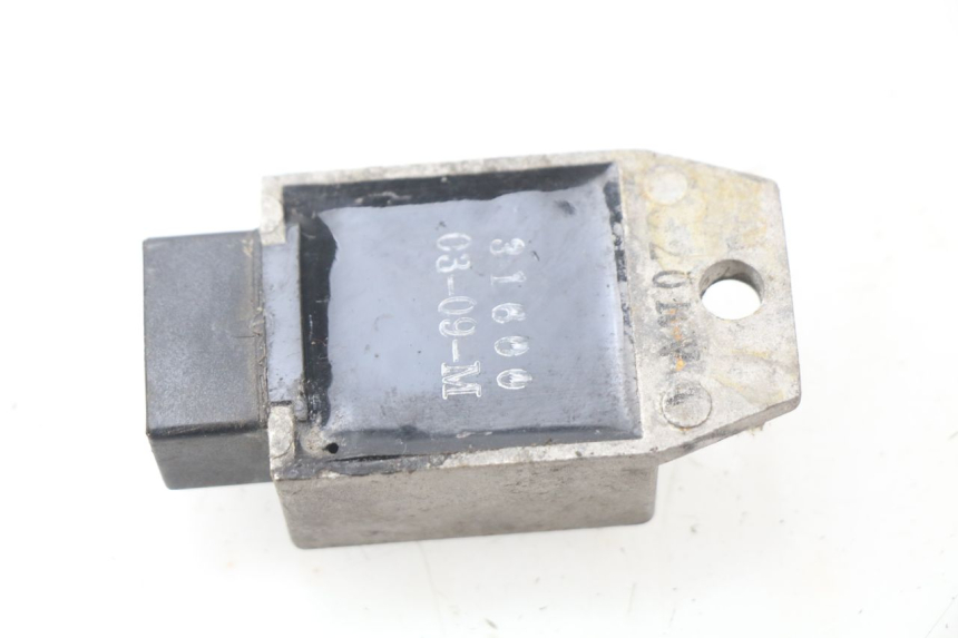 photo de REGULATOR ŁADOWANIA JONWAY AZTRAL 125 (2008 - 2017) - Zoom stanu zużycia