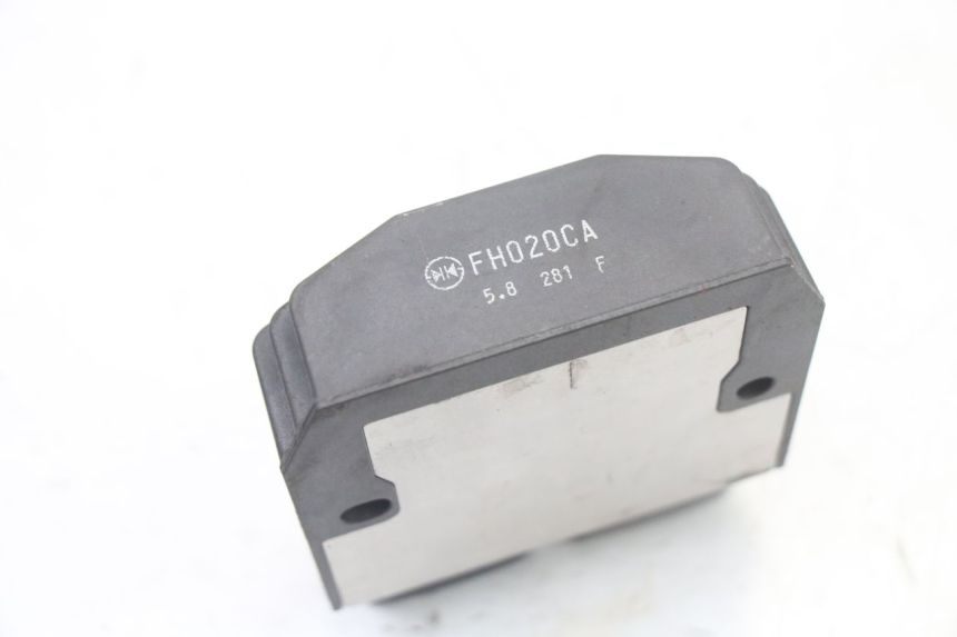 photo de REGULATOR ŁADOWANIA BMW S RR ABS S1000RR 1000 (2015 - 2018) - Zbliżenie techniczne