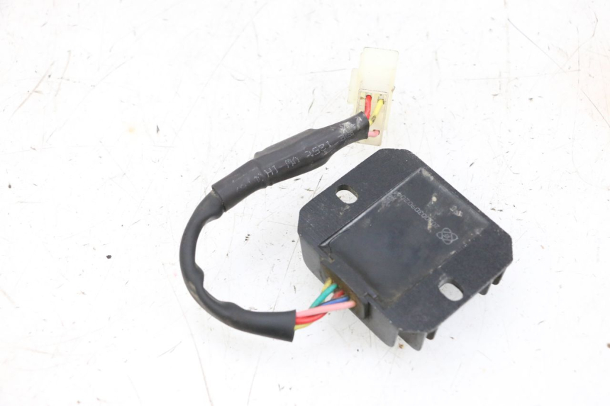 photo de REGULATOR ŁADOWANIA MAG POWER BOMBERS 4T 50 (2016 - 2026) - Zoom stanu zużycia