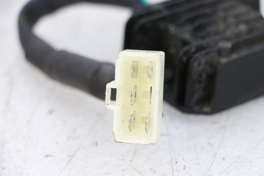 photo de REGULATOR ŁADOWANIA MAG POWER BOMBERS 4T 50 (2016 - 2026) - Zbliżenie techniczne