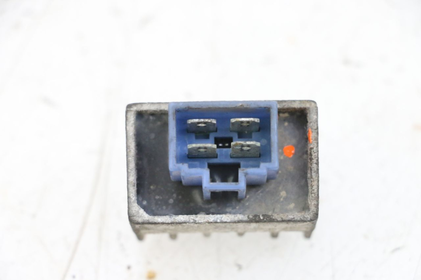 photo de REGULATOR ŁADOWANIA MBK BOOSTER SPIRIT NAKED 50 (2004 - 2017) - Zoom stanu zużycia