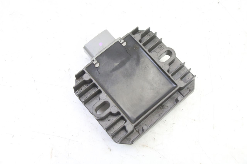 photo de REGULATOR ŁADOWANIA SUZUKI BURGMAN 125 (2007 - 2014) - Inny kąt widzenia