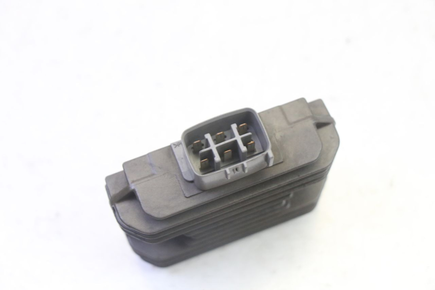 photo de REGULATOR ŁADOWANIA SUZUKI BURGMAN 125 (2007 - 2014) - Zoom stanu zużycia