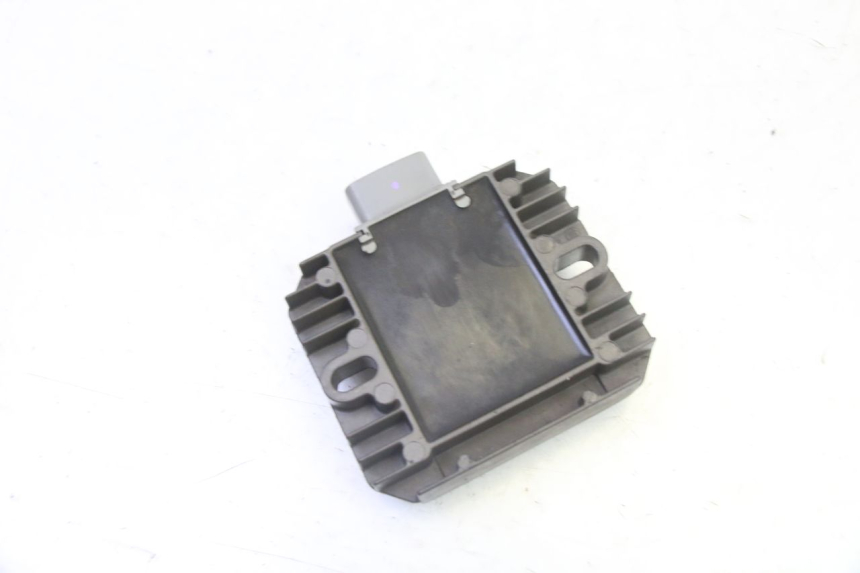 photo de REGULATOR ŁADOWANIA SUZUKI BURGMAN 125 (2007 - 2014) - Inny kąt widzenia