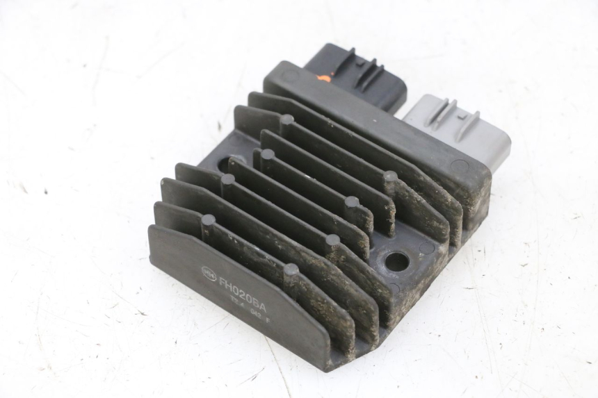 photo de REGULATOR ŁADOWANIA SUZUKI BURGMAN 650 (2013 - 2020) - Szczegół części