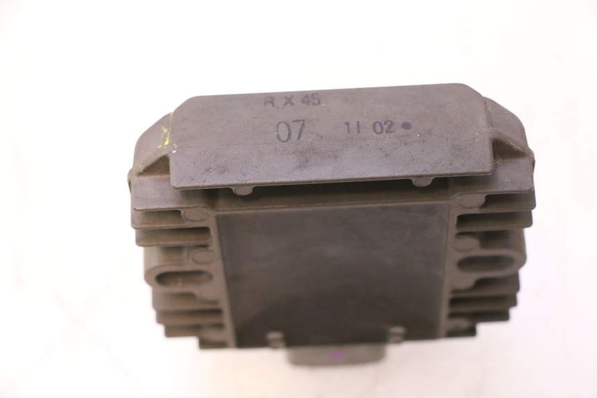 photo de REGULATOR ŁADOWANIA SUZUKI BURGMAN 125 (2007 - 2014) - Szczegół części