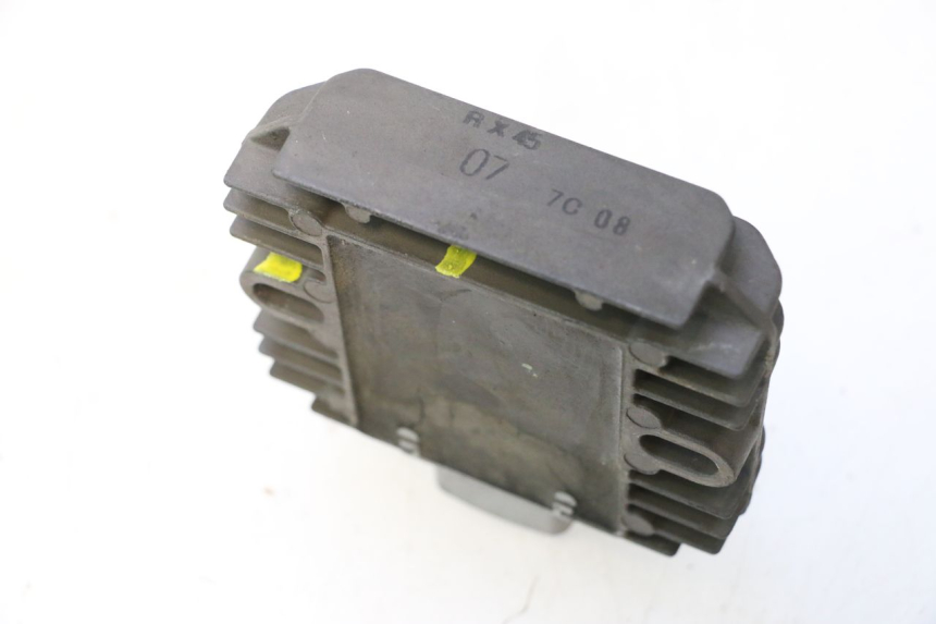photo de REGULATOR ŁADOWANIA SUZUKI BURGMAN 125 (2007 - 2014) - Zoom stanu zużycia
