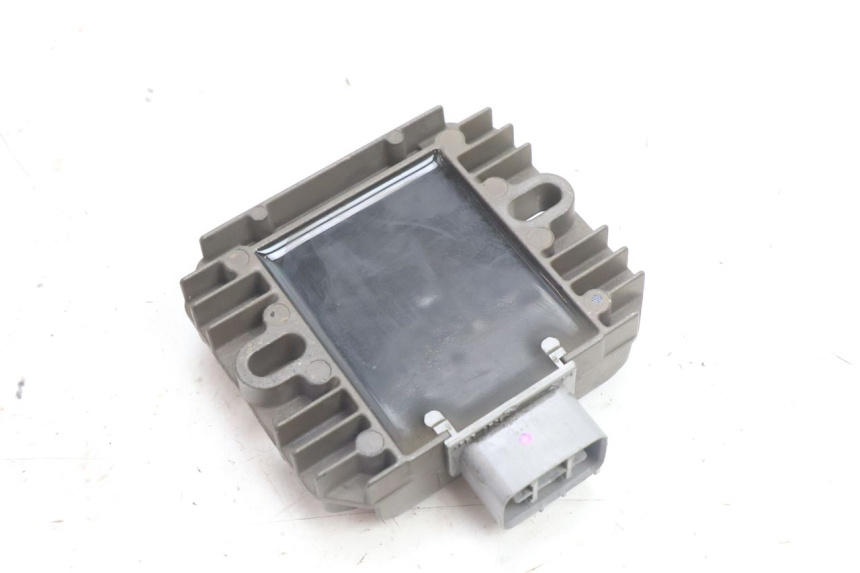 photo de REGULATOR ŁADOWANIA SUZUKI BURGMAN 125 (2007 - 2014) - Inny kąt widzenia