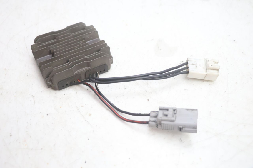 photo de REGULATOR ŁADOWANIA SUZUKI BURGMAN EXECUTIVE ABS 650 (2006 - 2012) - Inny kąt widzenia