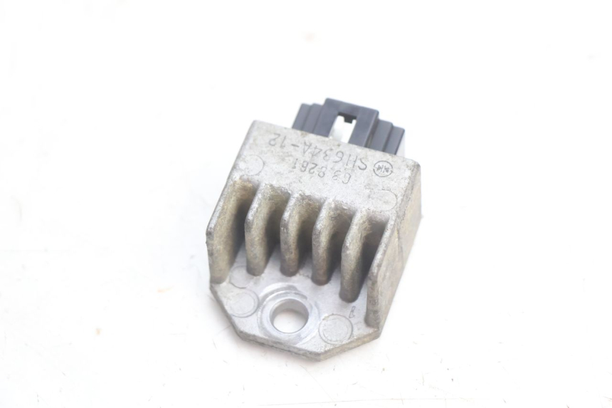 photo de REGULATOR ŁADOWANIA PEUGEOT BUXY 50 (1993 - 1998) - Szczegół części