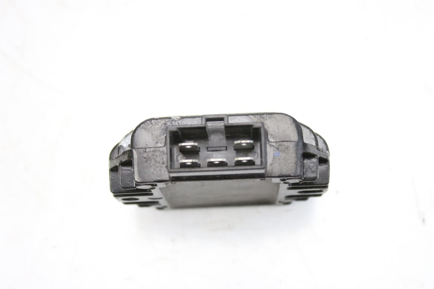 photo de REGULATOR ŁADOWANIA YAMAHA BW'S BWS 125 (2010 - 2013) - Inny kąt widzenia
