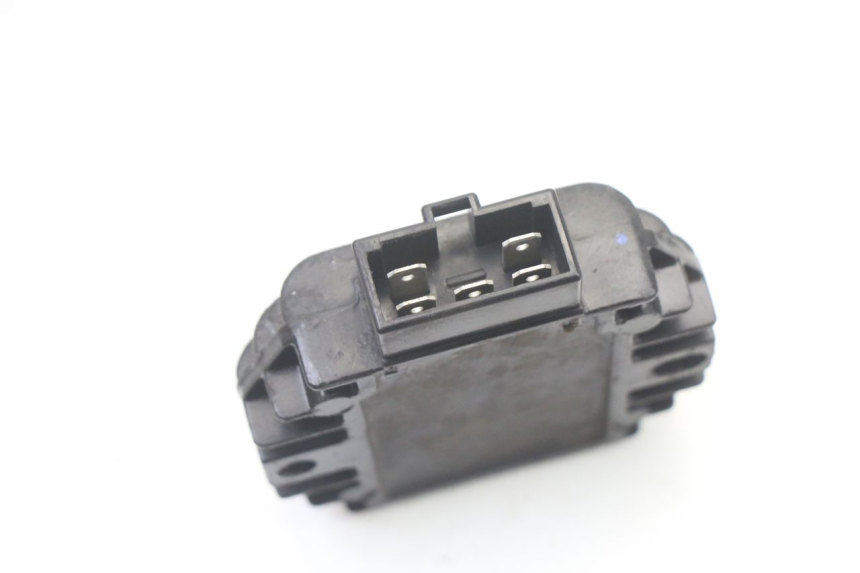 photo de REGULATOR ŁADOWANIA YAMAHA BW'S BWS 125 (2010 - 2013) - Zoom stanu zużycia