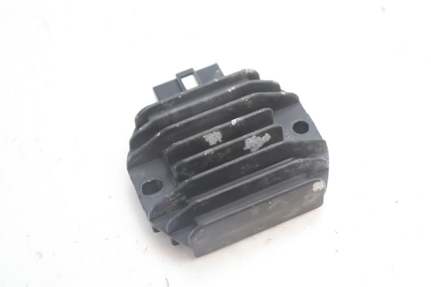 photo de REGULATOR ŁADOWANIA YAMAHA BW'S BWS 125 (2010 - 2013) - Inny kąt widzenia