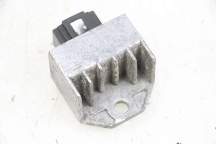 photo de REGULATOR ŁADOWANIA YAMAHA BW'S EASY 50 (2013 - 2016) - Inny kąt widzenia