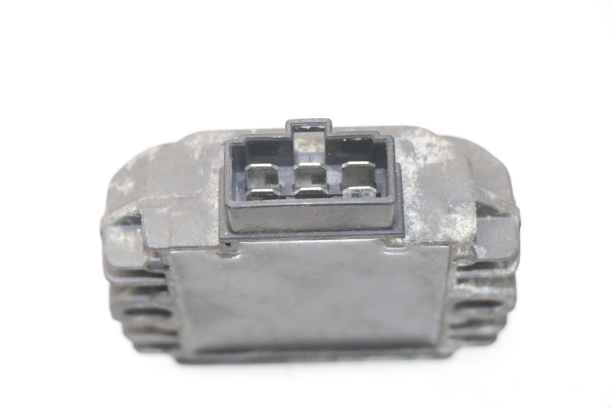 photo de REGULATOR ŁADOWANIA PIAGGIO CARNABY 125 (2007 - 2011) - Szczegół części