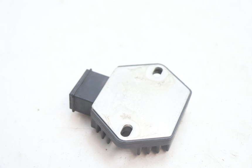 photo de REGULATOR ŁADOWANIA HONDA CB F HORNET 600 (2005 - 2006) - Inny kąt widzenia