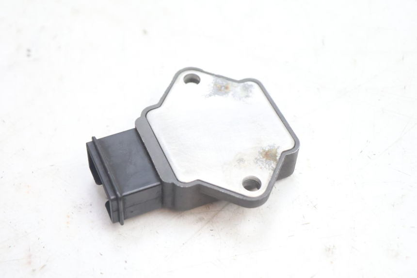 photo de REGULATOR ŁADOWANIA HONDA CB TWO FIFTY 250 (1991 - 2002) - Zoom stanu zużycia