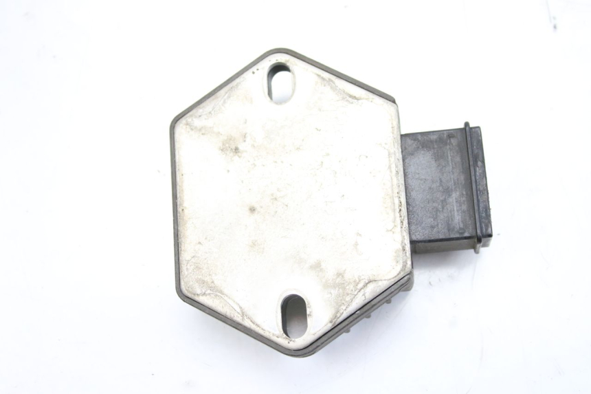 photo de REGULATOR ŁADOWANIA HONDA CBF 500 (2004 - 2007) - Punkty mocowania