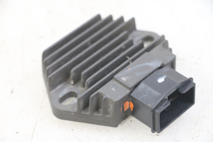 photo de REGULATOR ŁADOWANIA HONDA CBF 500 (2004 - 2007) - Szczegół części
