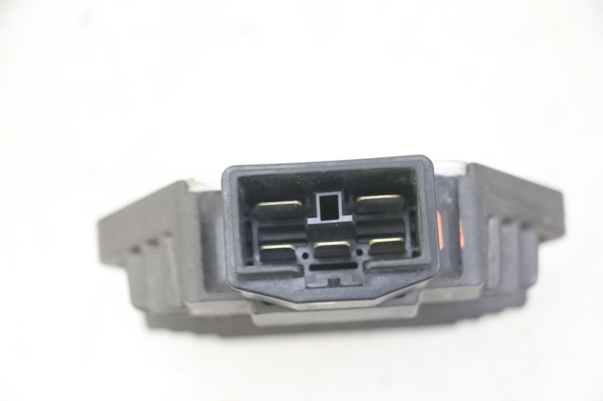photo de REGULATOR ŁADOWANIA HONDA CBF 500 (2004 - 2007) - Zoom stanu zużycia
