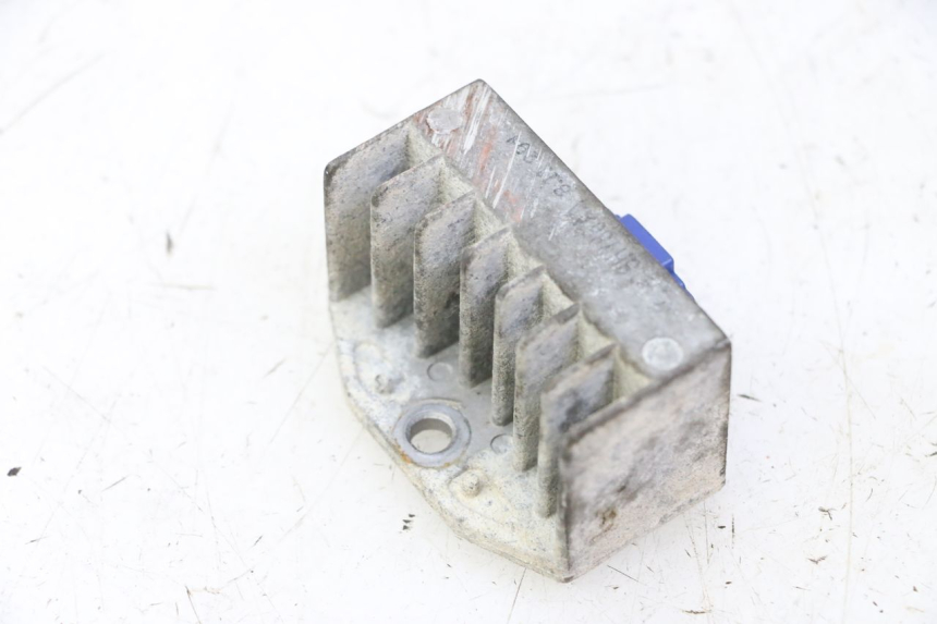 photo de REGULATOR ŁADOWANIA HONDA CBF 125 (2009 - 2015) - Zoom stanu zużycia