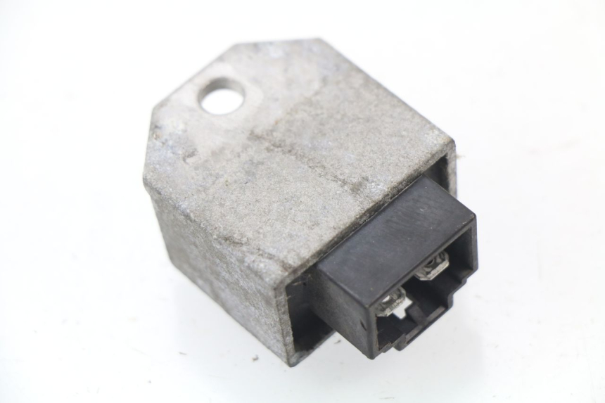 photo de REGULATOR ŁADOWANIA HONDA CG 125 (1996 - 1998) - Zoom stanu zużycia